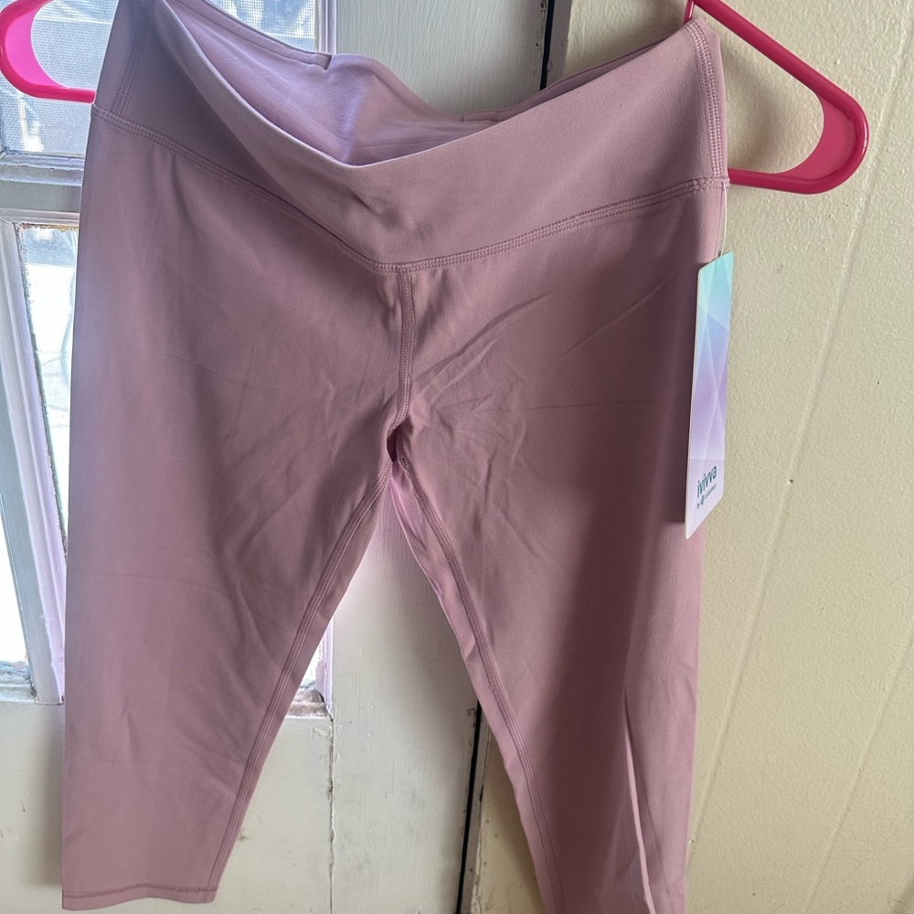 NWT Ivivva Rhythmic Crop Nulu Size 12